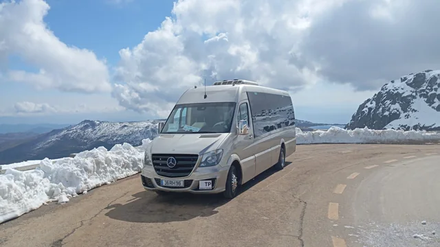 Mercedes Sprinter da frota Hupstour, 19 lugares