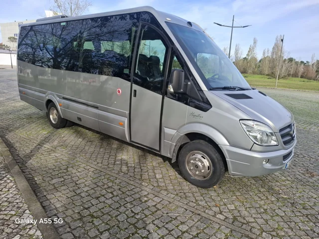 Mercedes Sprinter da frota Hupstour, 19 lugares